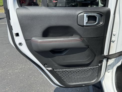 Used 2022 Jeep Gladiator Rubicon w/ Cold Weather Group image 30