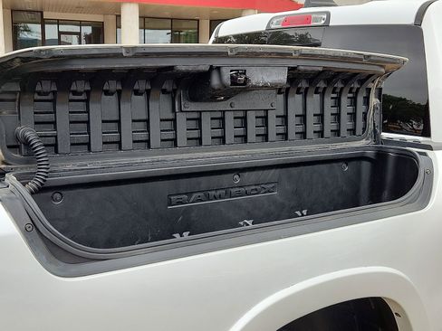 Used 2019 RAM 1500 Limited image 8