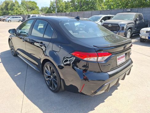 Used 2025 Toyota Corolla SE FWD image 4