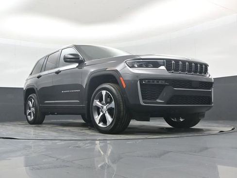 New 2026 Jeep Grand Cherokee Limited w/ Trailer Tow Package RWD image 45