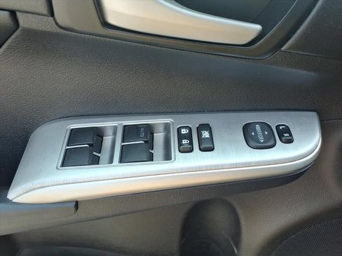 Used 2013 Toyota Camry SE FWD image 18