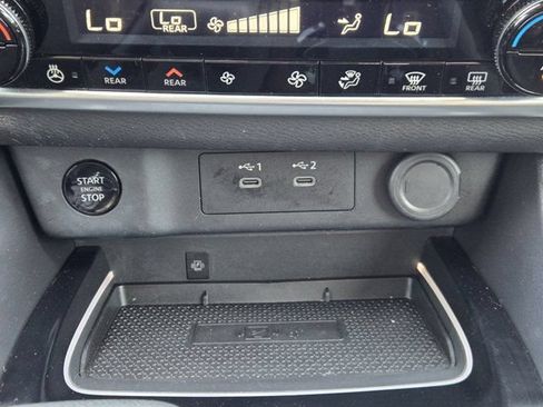 Used 2024 Nissan Rogue SL w/ SL Premium Package FWD image 19