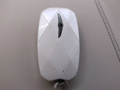 Used 2025 Genesis G70 2.5T image 27