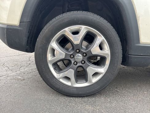 Used 2018 Jeep Compass Limited AWD/4WD image 18