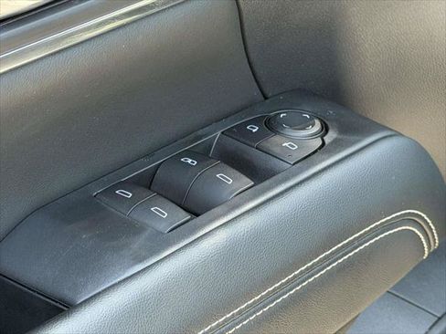 Used 2025 GMC Terrain Elevation AWD/4WD image 19