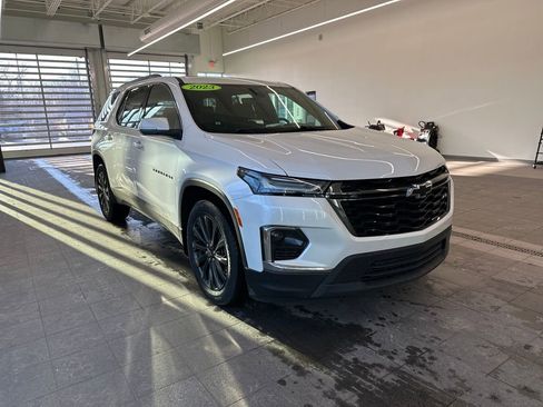 Used 2023 Chevrolet Traverse RS w/ LPO, Floor Liner Package image 4