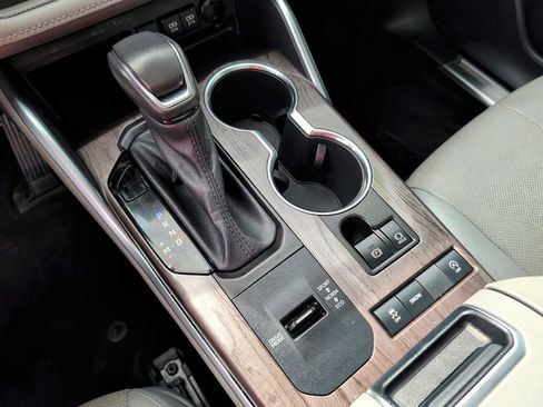 Used 2021 Toyota Highlander Platinum image 26