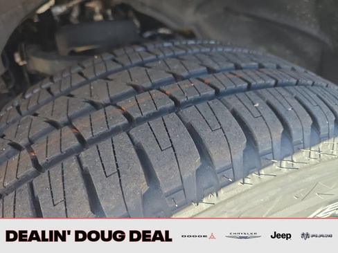 Used 2025 RAM 1500 Laramie AWD/4WD image 28
