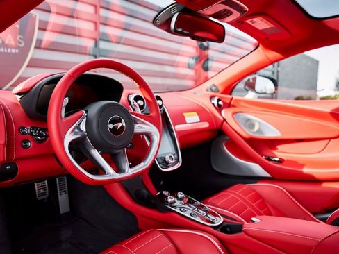 Used 2025 McLaren GTS image 2