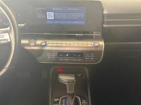 Used 2024 Hyundai Kona SEL AWD/4WD image 2