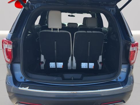 Used 2018 Ford Explorer XLT w/ Equipment Group 202A FWD image 22