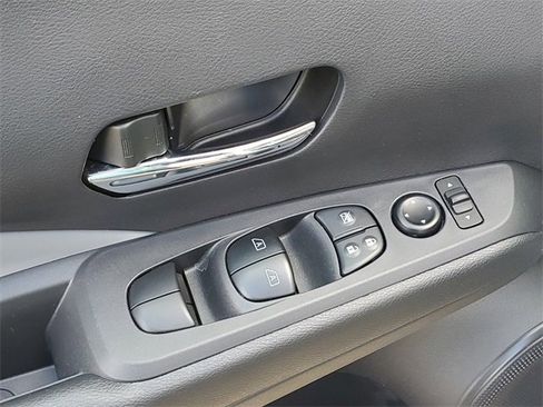 Certified 2024 Nissan Kicks SR w/ SR Premium Package image 6