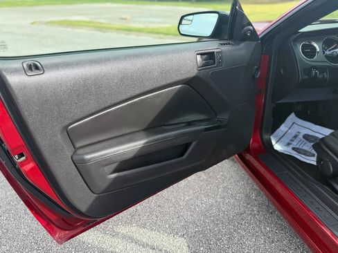 Used 2014 Ford Mustang Coupe RWD image 9