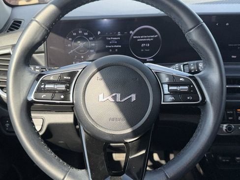 Used 2024 Kia Seltos EX image 16