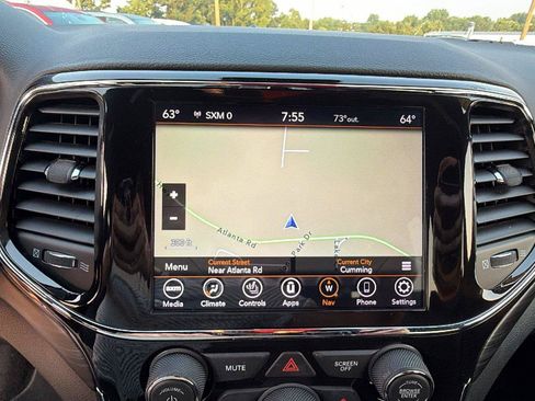 Used 2021 Jeep Grand Cherokee Laredo X RWD image 32