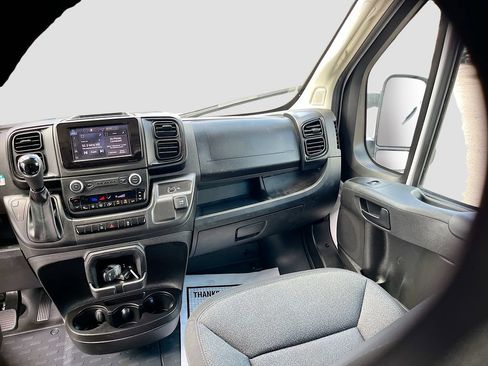 Used 2025 RAM ProMaster 2500 w/ U-Haul Equipment Group FWD image 21