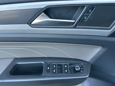 Used 2022 Volkswagen Atlas SEL R-Line image 11