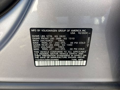 Used 2025 Volkswagen Atlas Cross Sport SE image 29