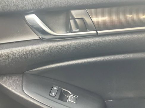Used 2022 Honda Accord Sport image 35