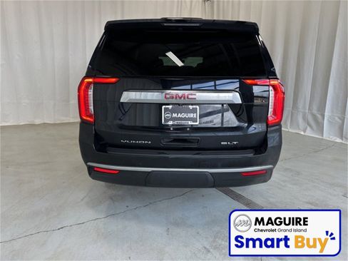 Used 2022 GMC Yukon XL SLT w/ SLT Premium Package image 26