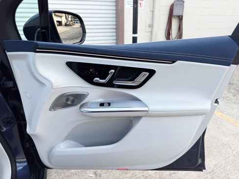 Used 2023 Mercedes-Benz EQE 500 4MATIC SUV image 52