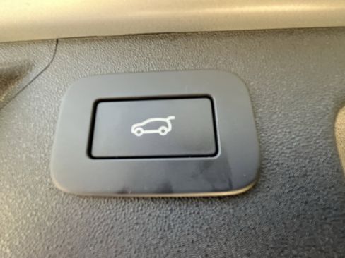 Used 2025 Land Rover Discovery Sport Dynamic SE image 35