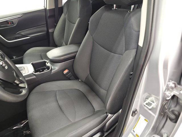 Certified 2025 Toyota RAV4 LE AWD/4WD image 16