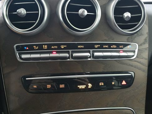 Used 2020 Mercedes-Benz GLC 300 4MATIC image 24
