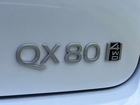 Used 2025 INFINITI QX80 Luxe w/ Cargo Package AWD/4WD image 2