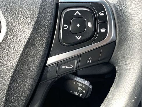 Certified 2017 Toyota Camry XSE FWD image 29