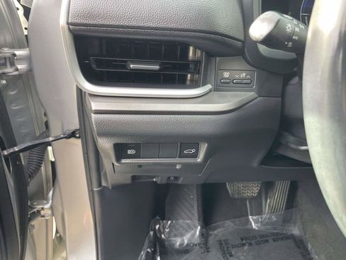 Used 2024 Toyota Grand Highlander XLE FWD image 30