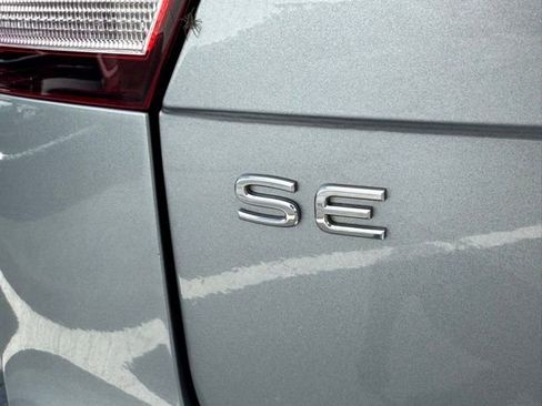 Used 2022 Volkswagen Tiguan SE FWD image 7