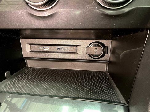 Used 2022 Volkswagen Tiguan S image 35