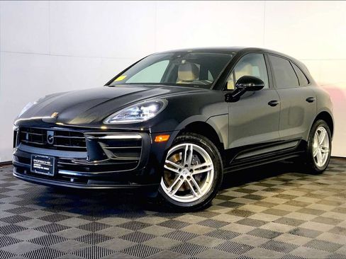 Certified 2023 Porsche Macan AWD/4WD image 1