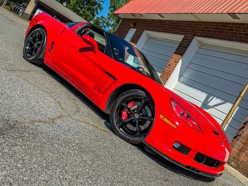 Used 2013 Chevrolet Corvette Grand Sport w/ 2LT Preferred Equipment Group image 30