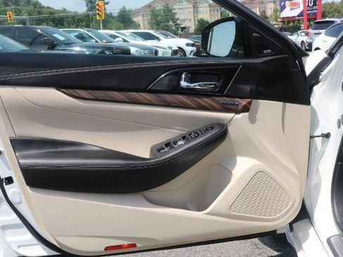 Used 2018 Nissan Maxima Platinum FWD image 8