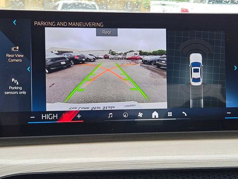 Used 2025 BMW 330i Sedan RWD image 22