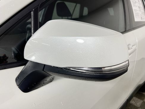 Used 2024 Toyota Corolla Cross LE image 13