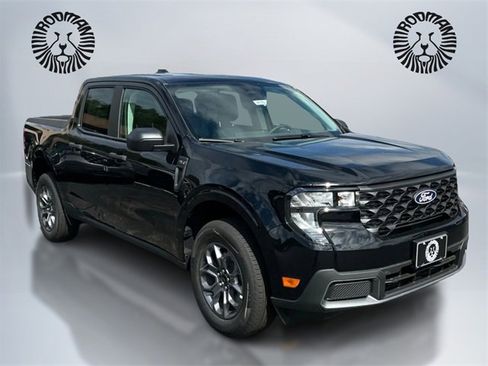 New 2025 Ford Maverick XLT image 3