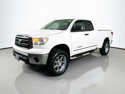 Used 2012 Toyota Tundra 4x4 Double Cab w/ Tow Pkg image 4