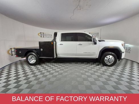 Used 2025 GMC Sierra 3500 Denali Ultimate AWD/4WD image 3