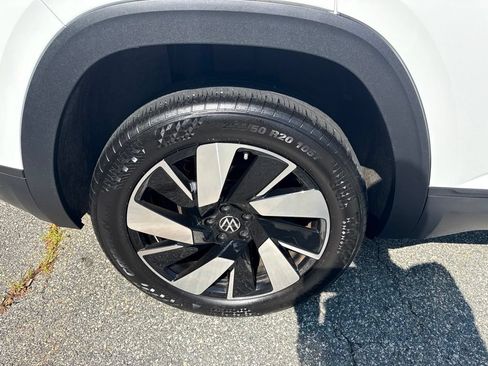 Used 2024 Volkswagen Atlas Cross Sport SE AWD/4WD image 11