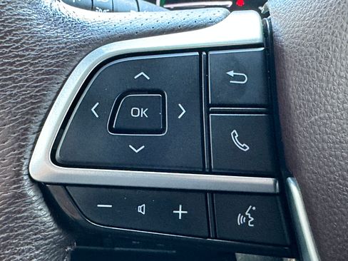 Used 2021 Toyota Sienna Platinum FWD image 44