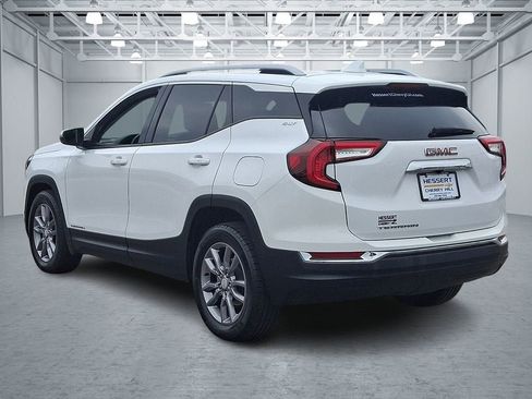 Certified 2024 GMC Terrain SLT FWD image 9