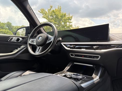 Used 2024 BMW X7 M60i w/ Climate Comfort Package AWD/4WD image 6