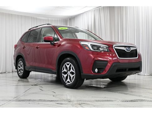 Used 2021 Subaru Forester Premium AWD/4WD image 2