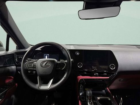 Used 2025 Lexus NX 250 AWD image 14
