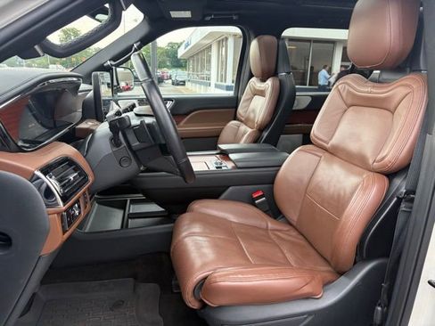 Used 2024 Lincoln Navigator L Reserve AWD/4WD image 21