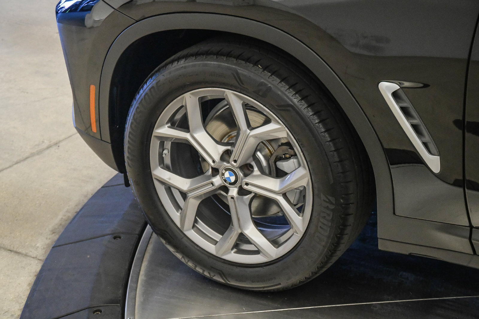 Certified 2023 BMW X3 sDrive30i w/ Premium Package RWD image 9