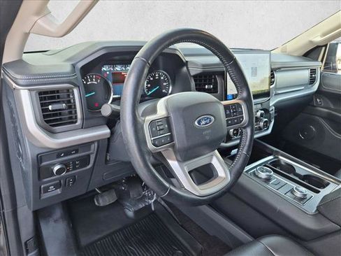 Used 2022 Ford Expedition Max XLT AWD/4WD image 10